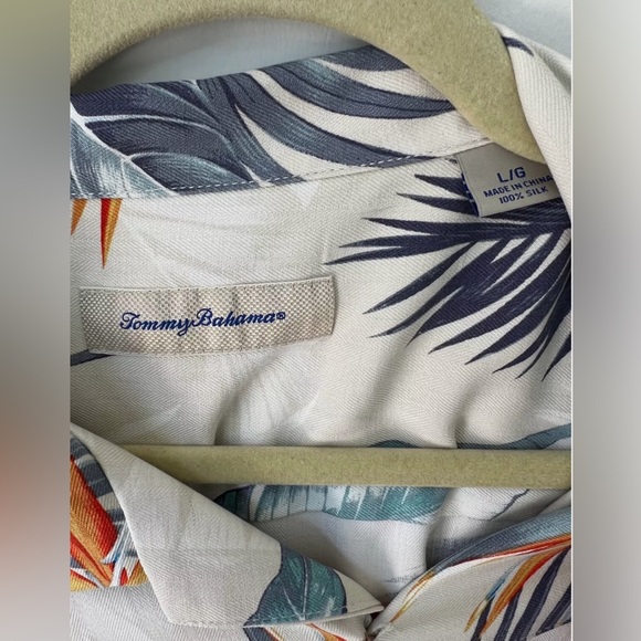 Tommy Bahama 100% Silk Shirt - Picture 5 of 7